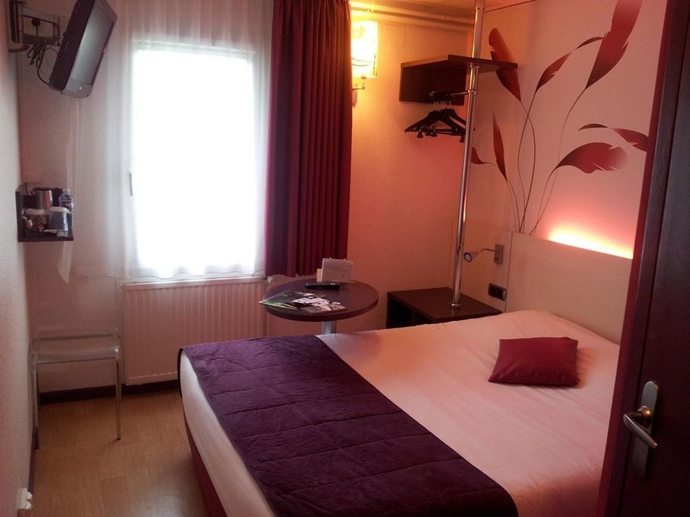 Hotel Inn Design Седан Стая снимка
